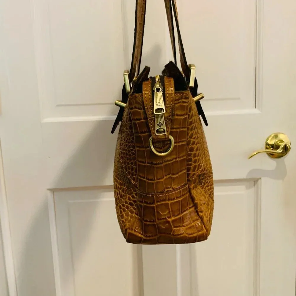 Patricia Nash Womens Leather Aveley Crossbody - Picture 10 of 16